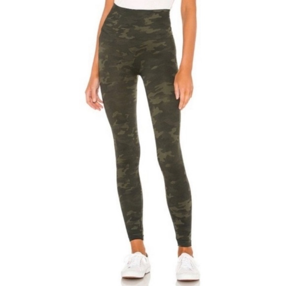 NWT Spanx Look At Me Now High Waisted Seamless Leggings Green Camo Medium - Picture 1 of 6